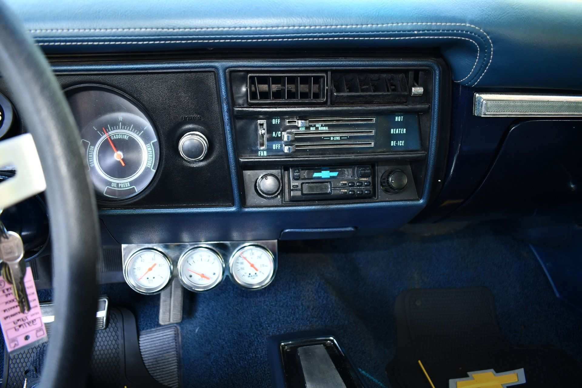 Car Image 10