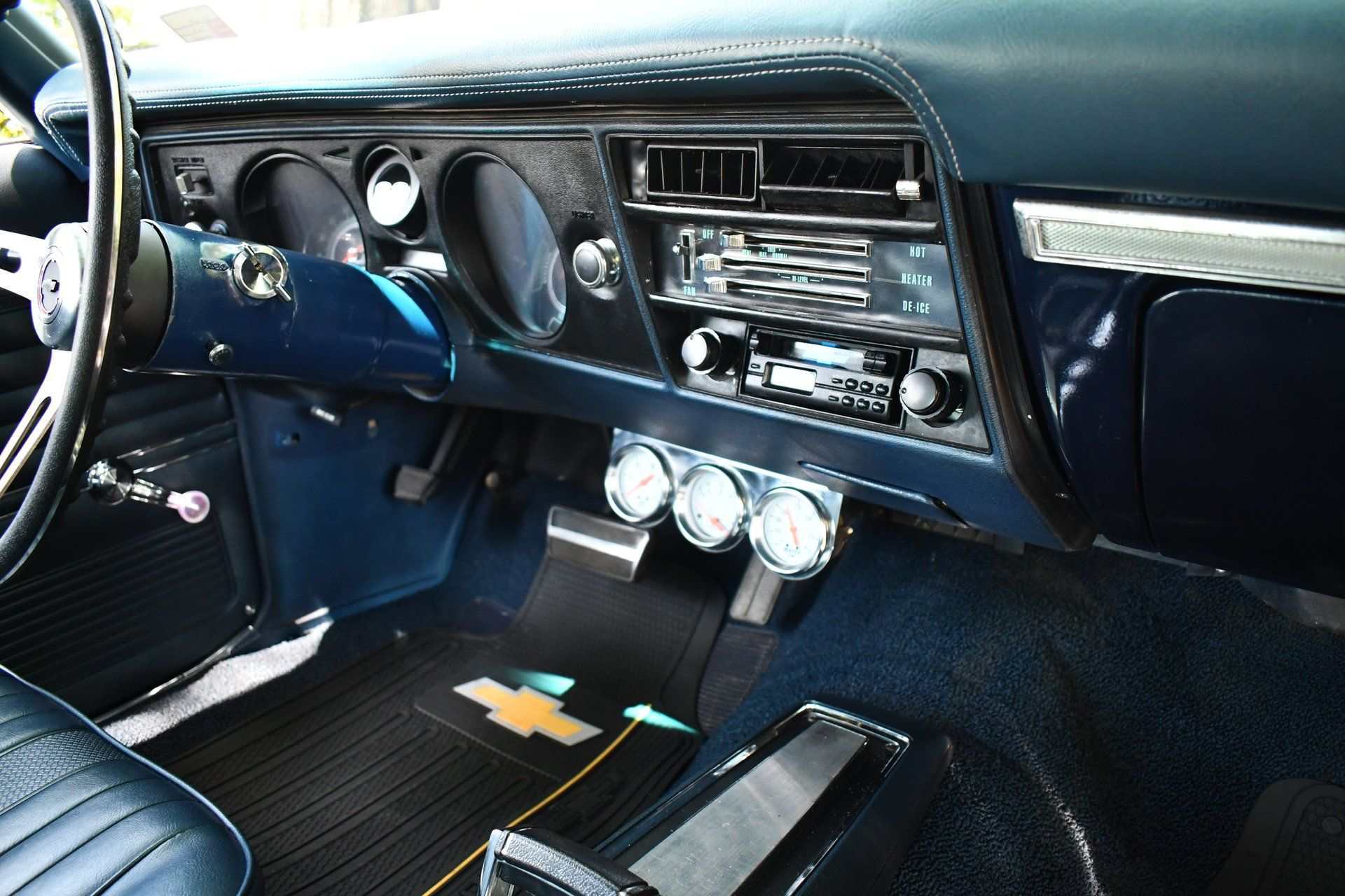 Car Image 11