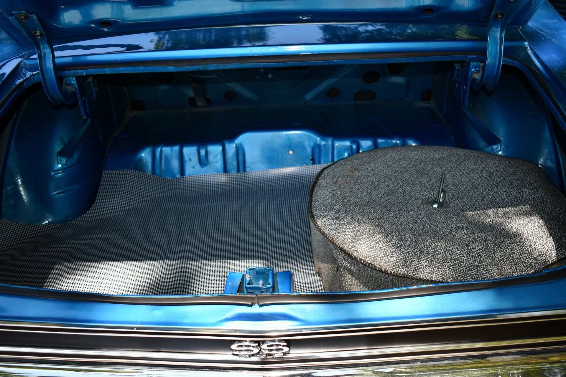 Car Image 17